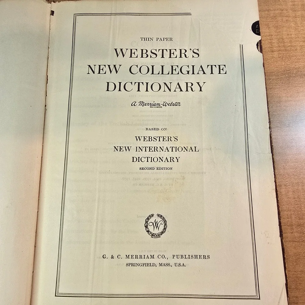 Webster's New‎ Collegiate Dictionary Copyright 1951 Soft, Leatherlike Cover
